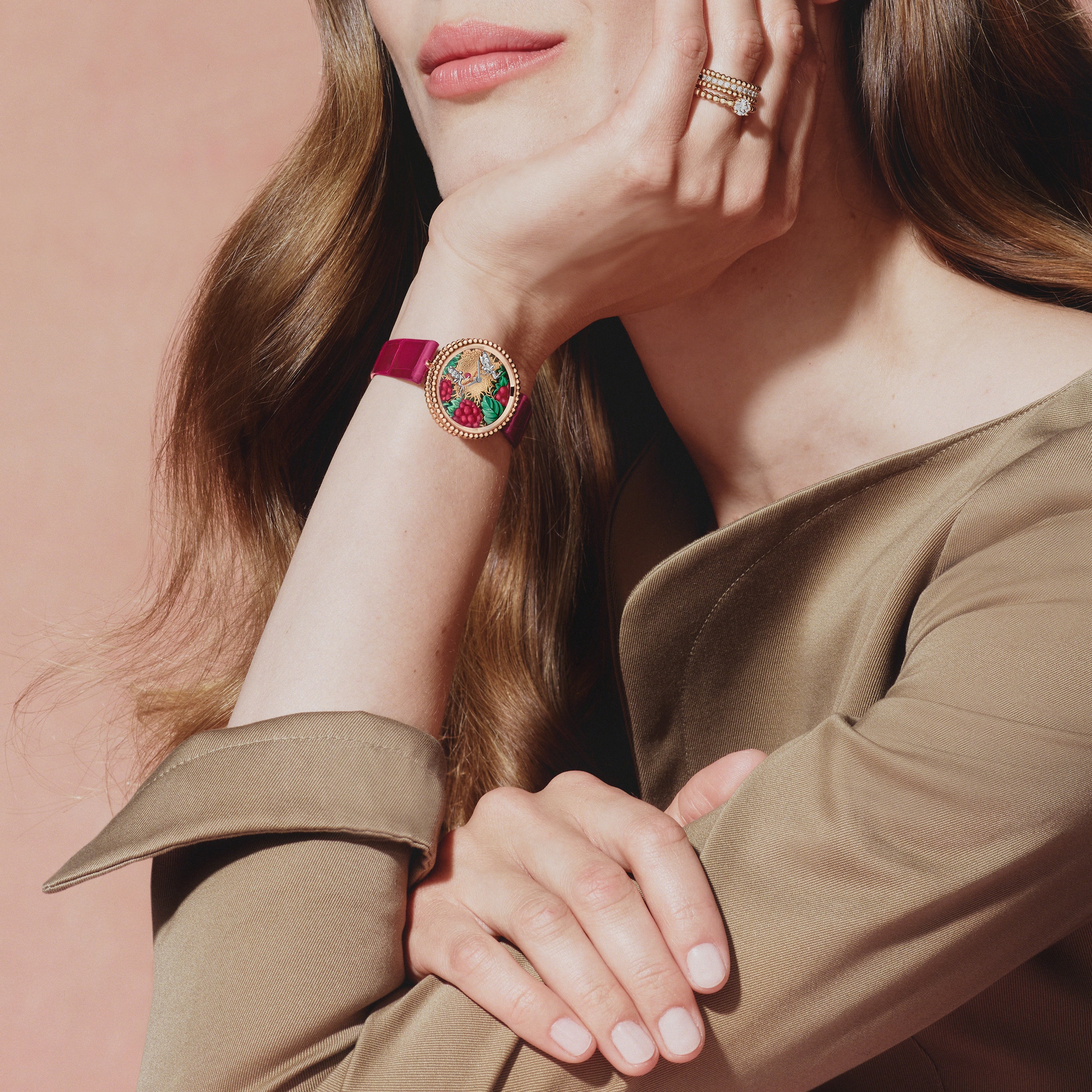 Perlée Extraordinaire Fruits Enchantés Framboise watch, 18K rose gold, rhodium plated 18K white gold, diamonds, enamel, miniature painting, Swiss quartz movement. Extraordinary Dials collection, Van Cleef & Arpels.