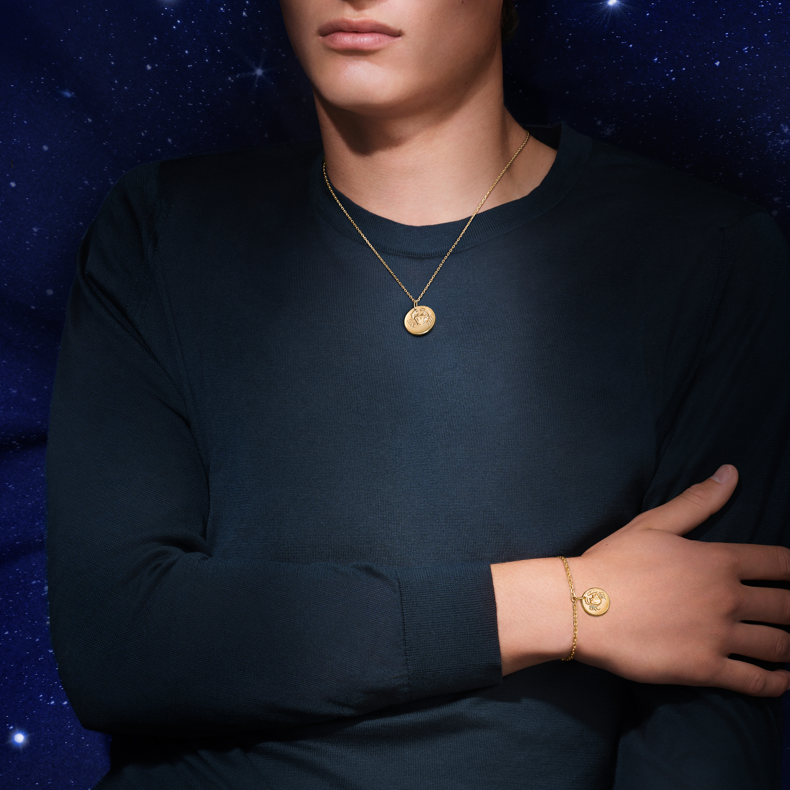 Zodiaque medal and bracelet Cancri (Cancer), 18K yellow gold. Zodiaque collection, Van Cleef & Arpels.